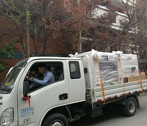 溫州客戶SMT設備專車送貨，貨到上門安裝調(diào)試