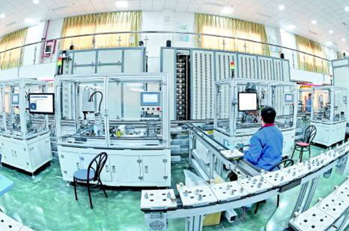 2020年全省工業(yè)總產(chǎn)值達(dá)2萬(wàn)億元，貴州省發(fā)力大數(shù)